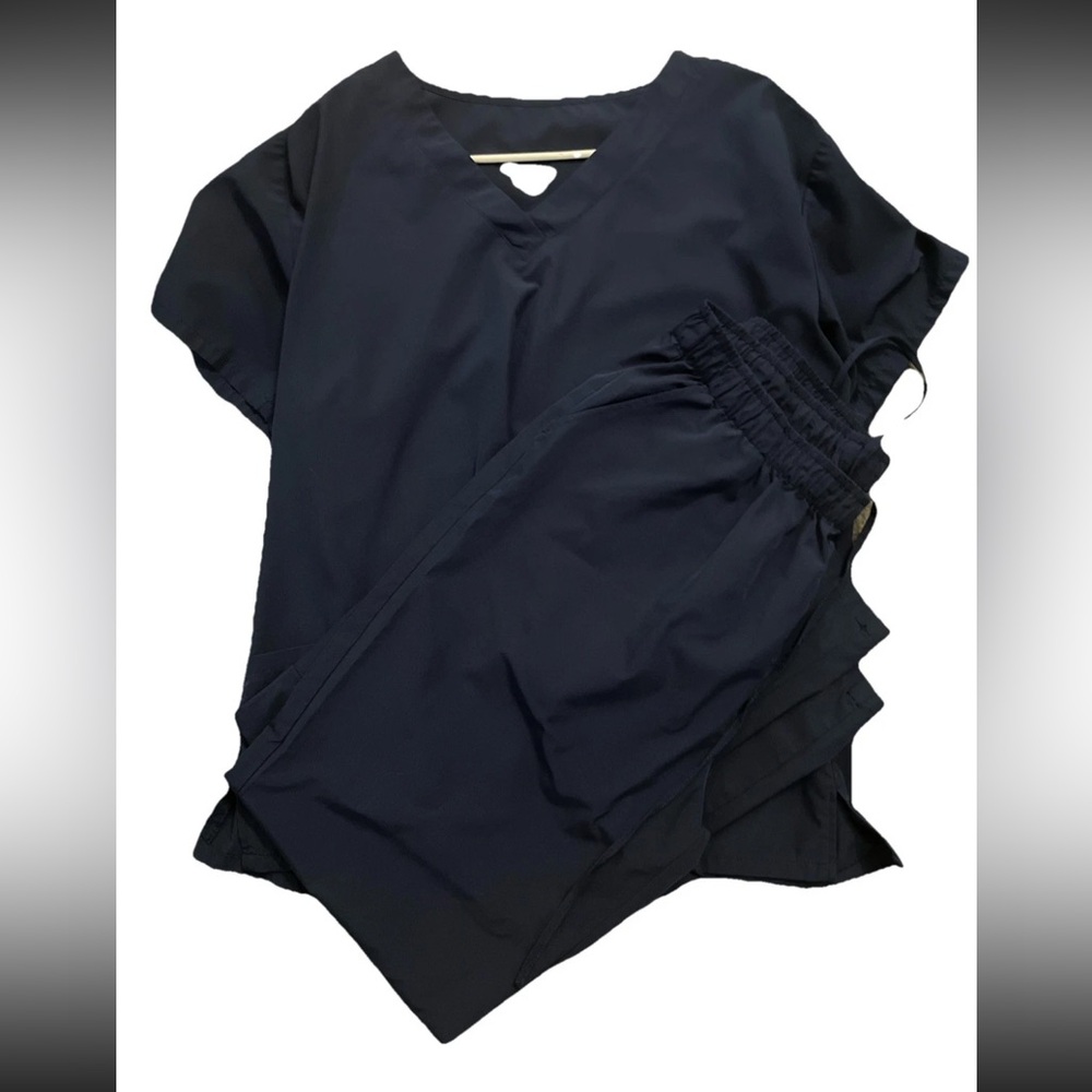 Green Town 4 Flex Women's V-Neck Scrubs 3 Set - Black, Charcoal, Navy - Picture 7 of 12